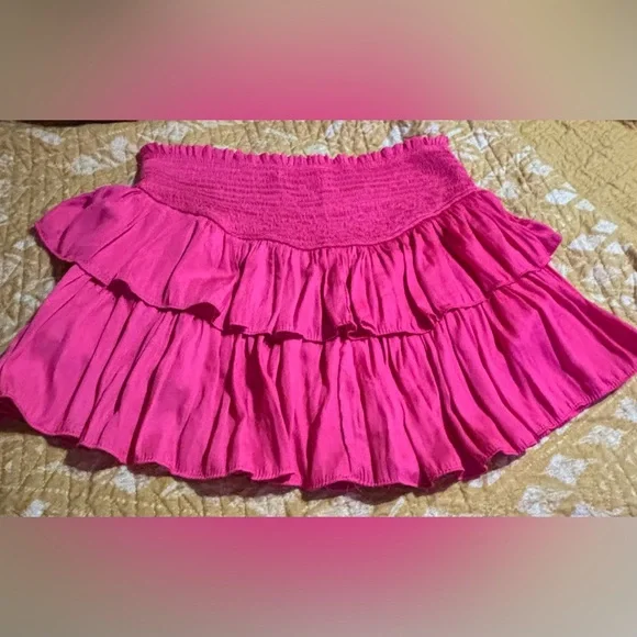 boutique ✨ pink ruffled mini skirt - Picture 3 of 5
